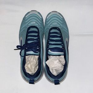 Women’s Air Max 720 size 9.5 (men’s size 8)